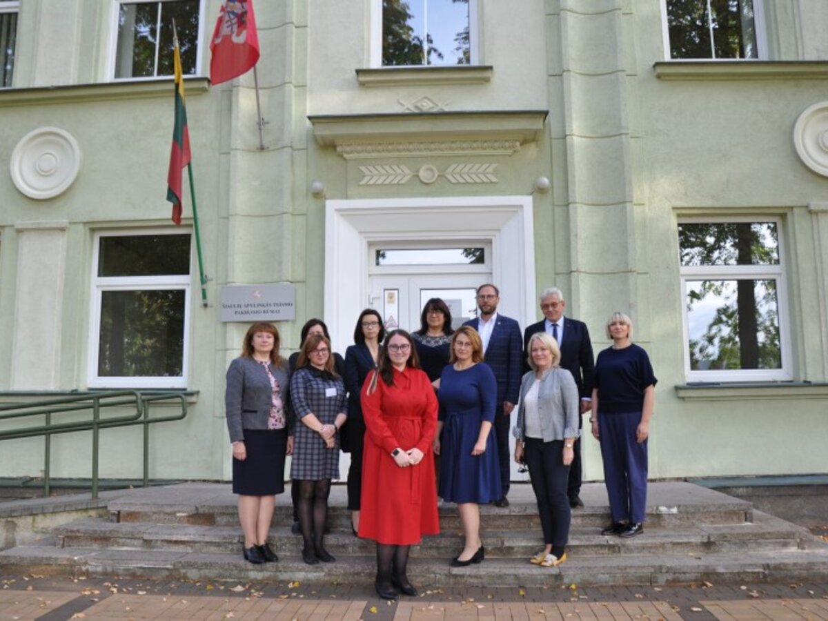 kartu-su-teisingumo-ministre-evelina-dobrovolska-diskutuota-apie