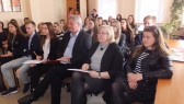 Renginio dalyviai pasveikinti daina